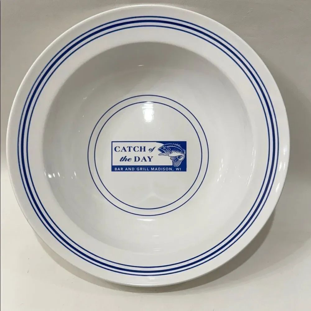 Pottery Barn Resort Pasta Bowl White Blue 13 In Round X 3 1/4 Tall Bar & Grill